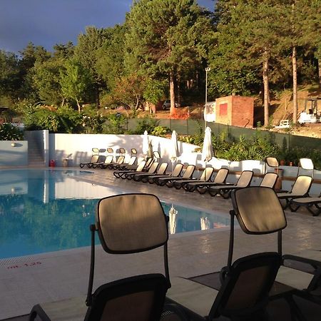 Camping Pineta Hotel Urbino Kültér fotó
