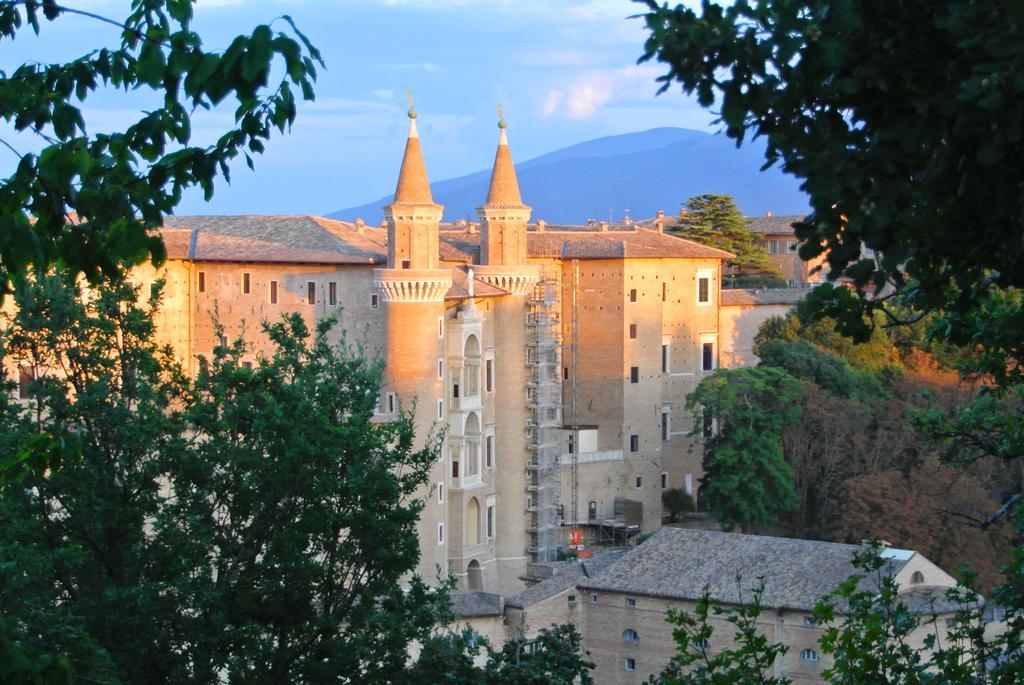 Camping Pineta Hotel Urbino Kültér fotó
