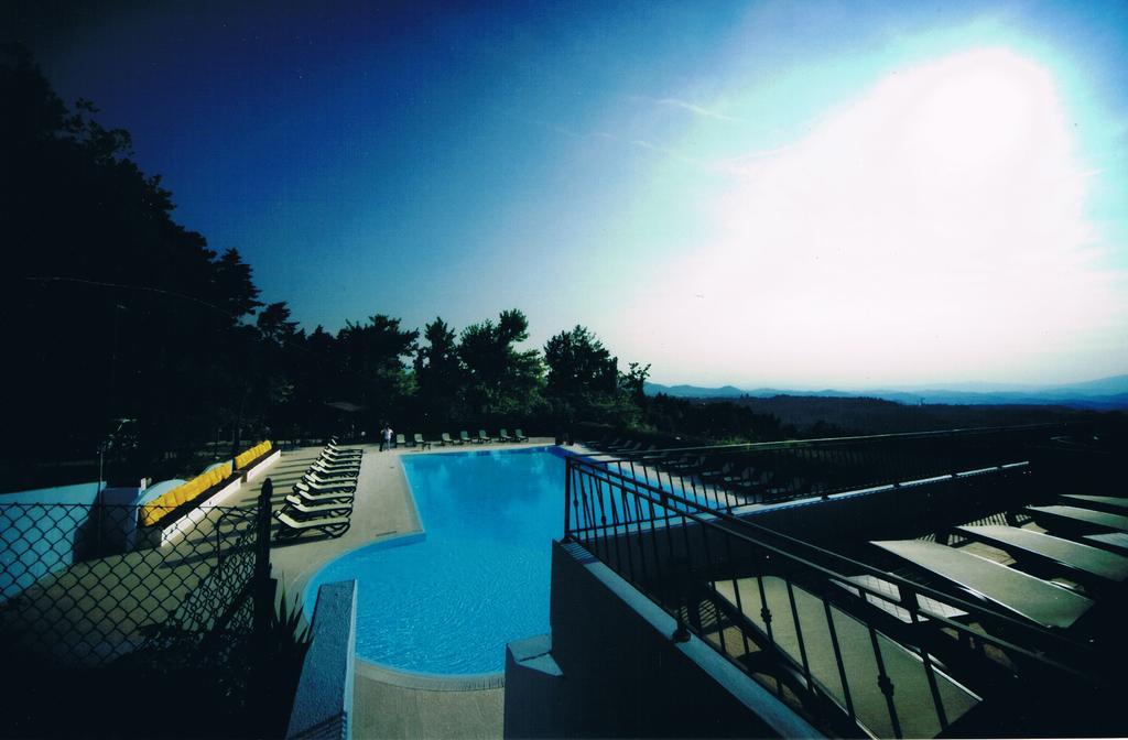 Camping Pineta Hotel Urbino Kültér fotó