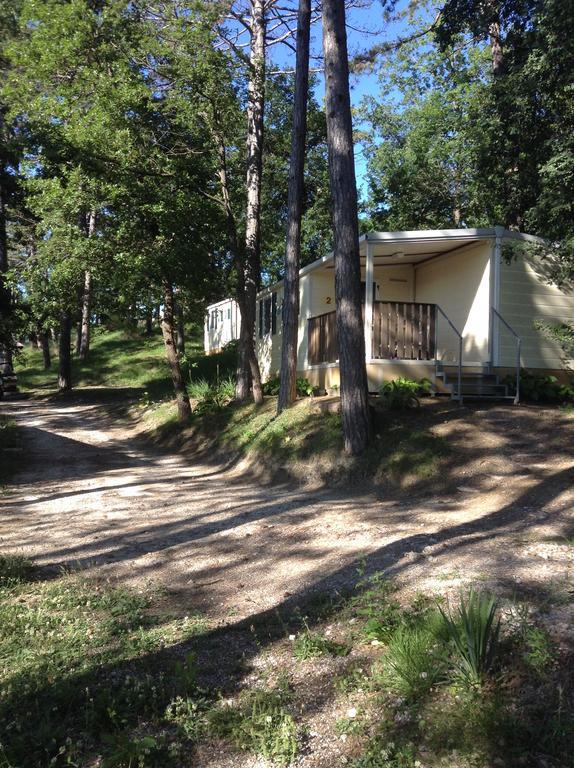 Camping Pineta Hotel Urbino Kültér fotó